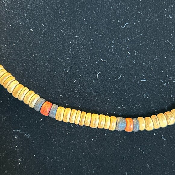 Vintage Hawaiian Puka Shell Necklace 16" - Picture 3 of 8